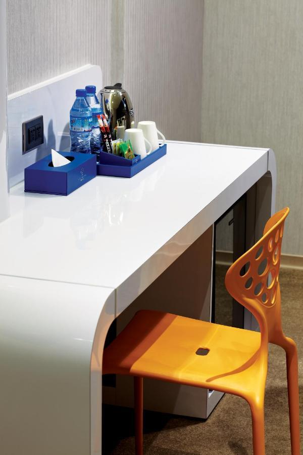 Airline Inn Green Park Way Taichung Bagian luar foto