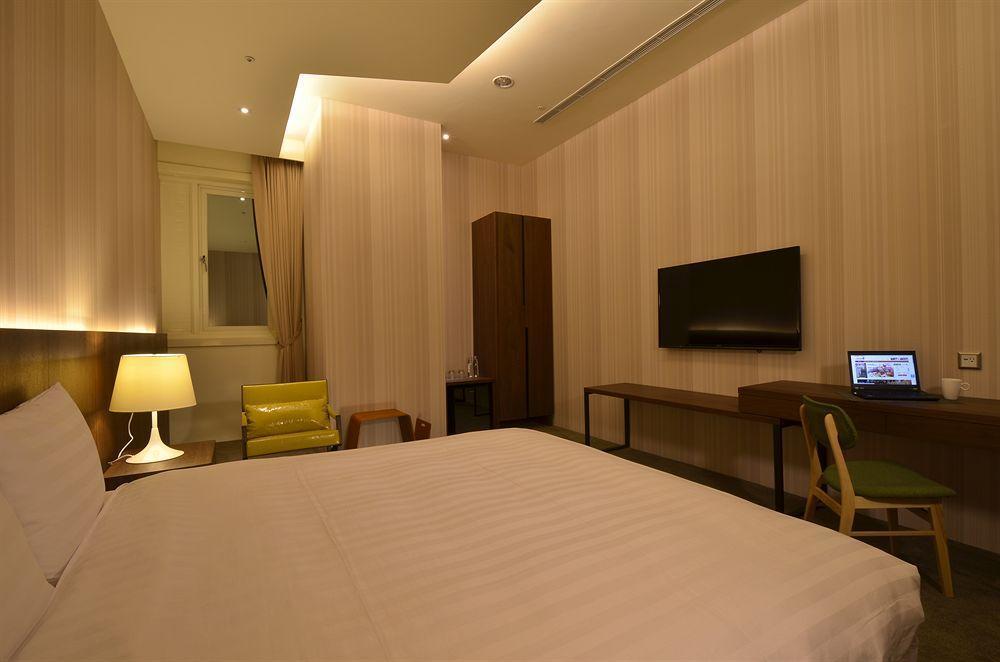 Airline Inn Green Park Way Taichung Bagian luar foto