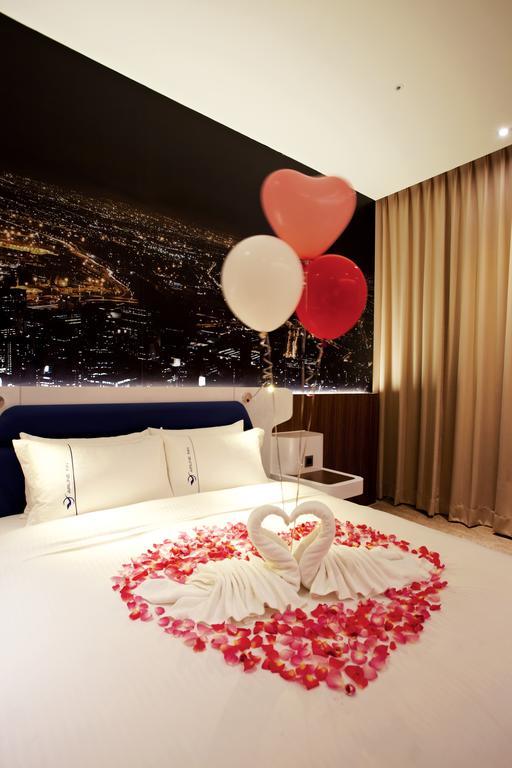 Airline Inn Green Park Way Taichung Bagian luar foto