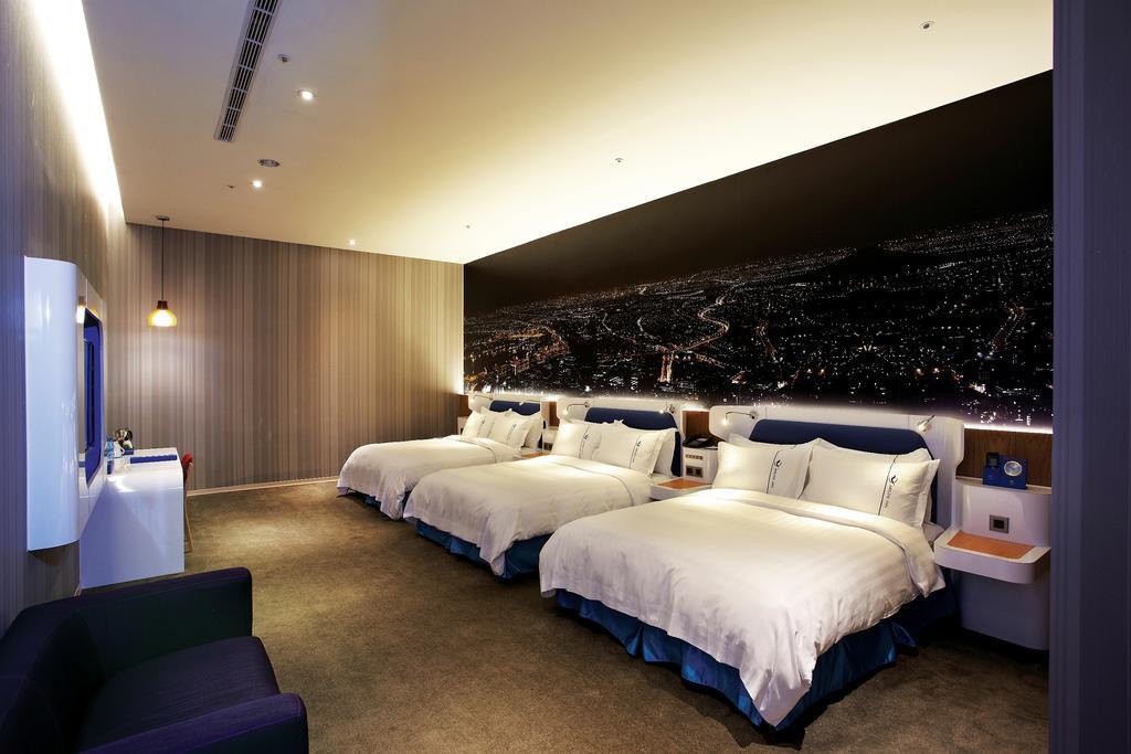 Airline Inn Green Park Way Taichung Bagian luar foto