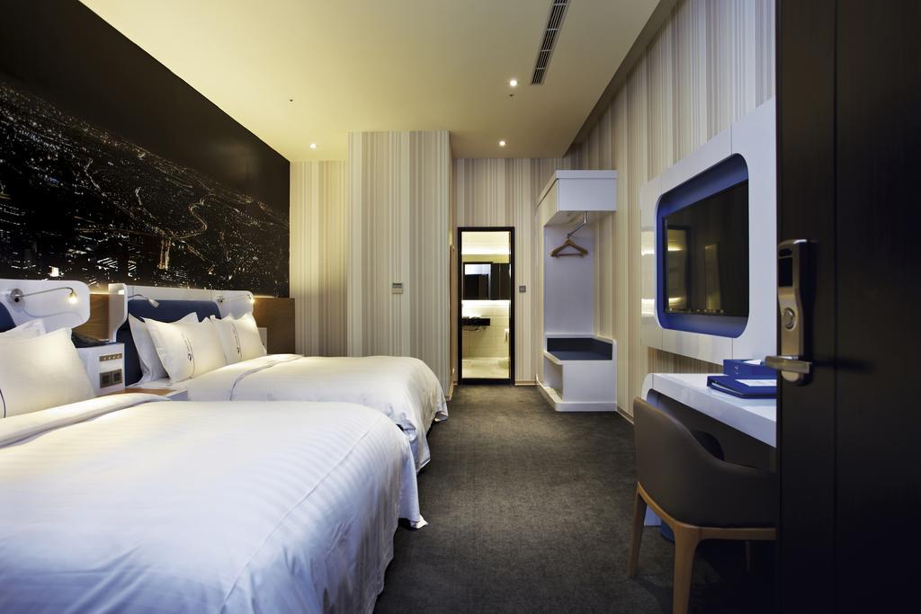Airline Inn Green Park Way Taichung Bagian luar foto
