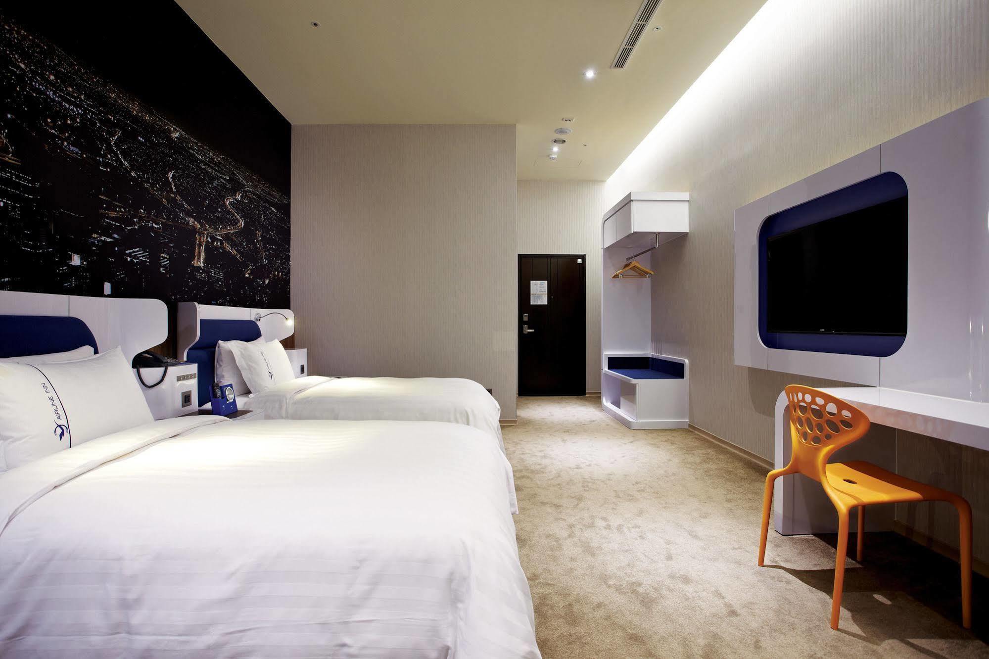 Airline Inn Green Park Way Taichung Bagian luar foto