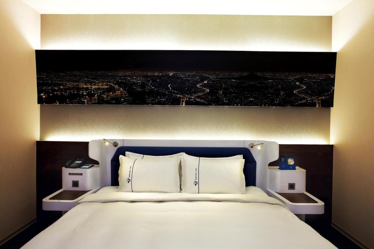 Airline Inn Green Park Way Taichung Bagian luar foto